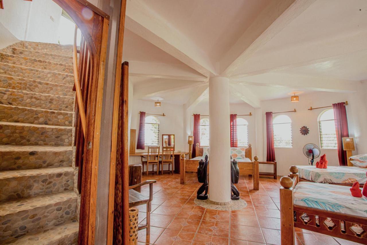 Atremaru Jungle Retreat Ξενοδοχείο Puerto Princesa Εξωτερικό φωτογραφία